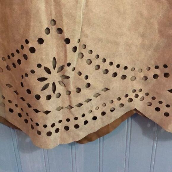 NWT Sleeveless Tan Suede Dress With Lace Overlay & Laser-Cut Hem - Picture 3 of 8